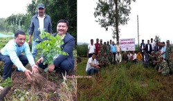 संविधान दिवसका अवसरमा वृक्षारोपण